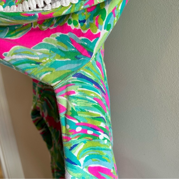 Lilly Pulitzer. zip up. Popover. Size medium. Excellent condition. - Picture 2 of 7